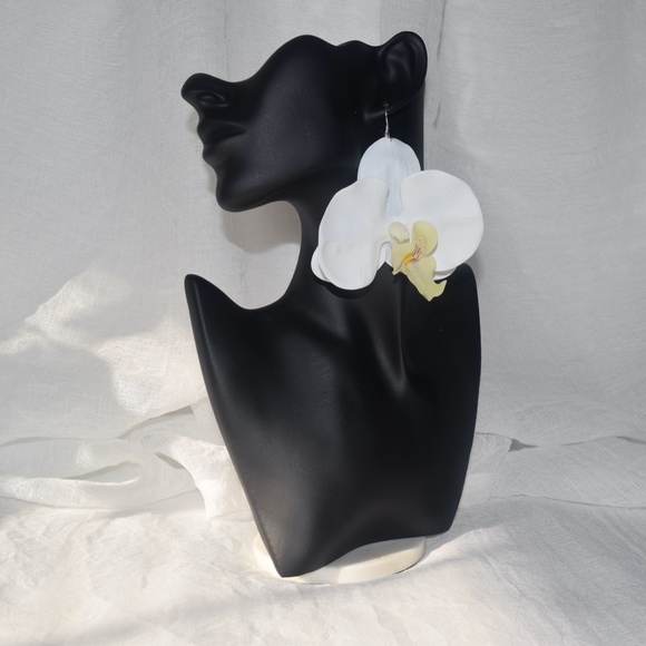 White Phalaenopsis Orchid True Touch Artificial Earrings. - Picture 1 of 10